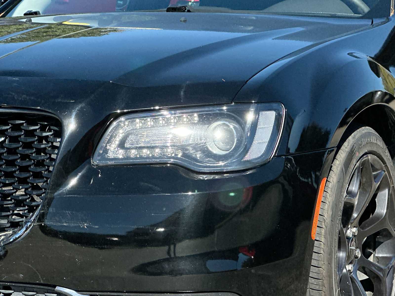 Thumbnail: 2019 Chrysler 300 - 16