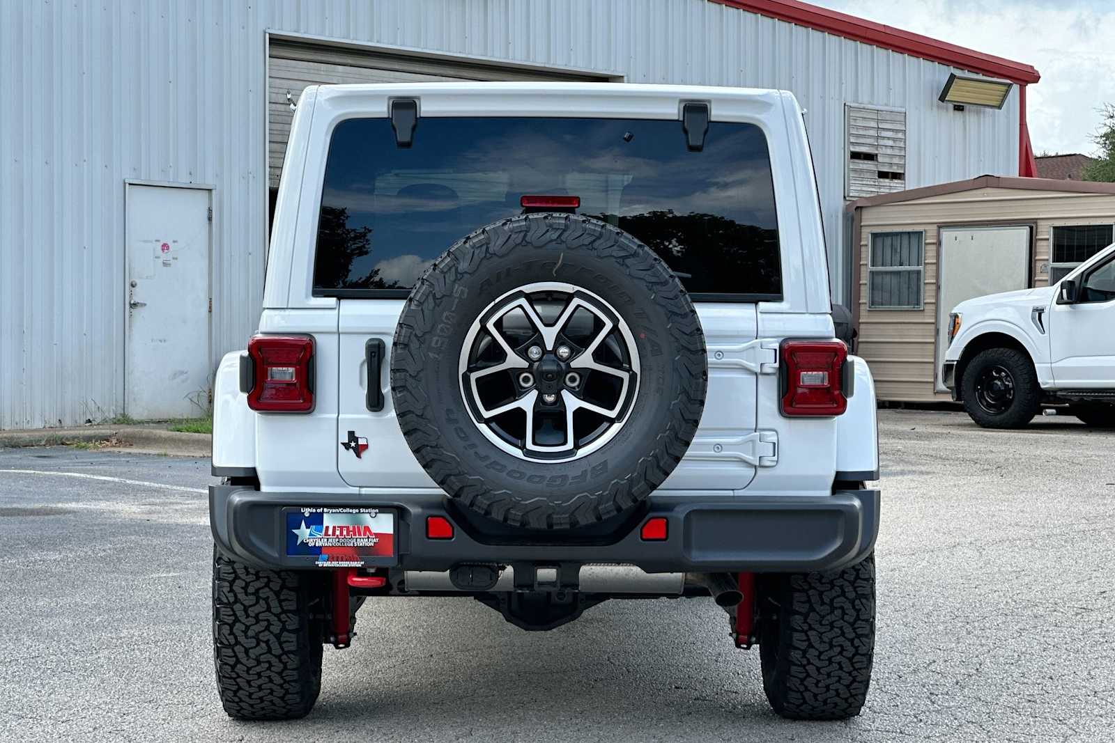 Thumbnail: 2025 Jeep Wrangler - 14