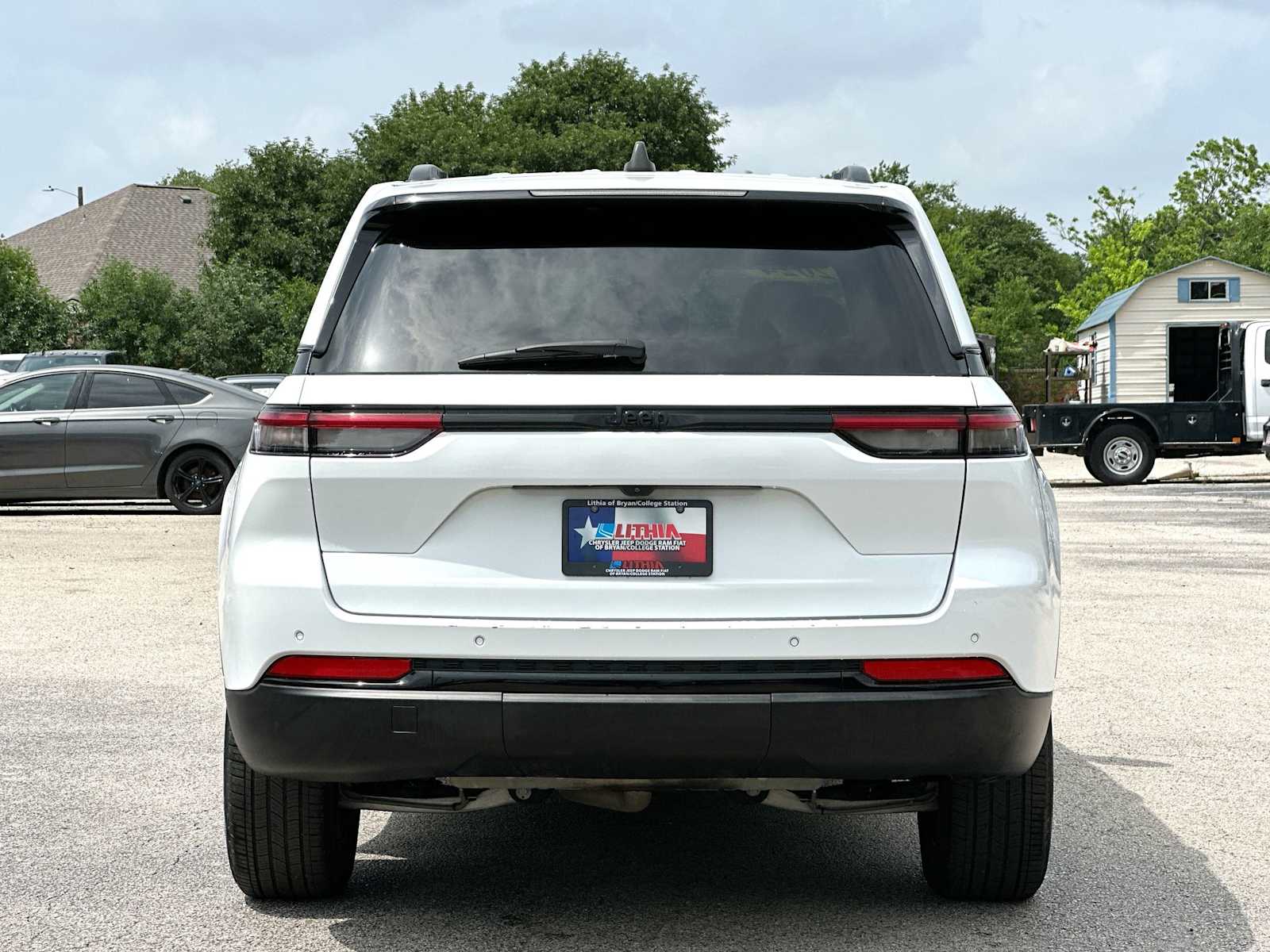 Thumbnail: 2024 Jeep Grand Cherokee - 14