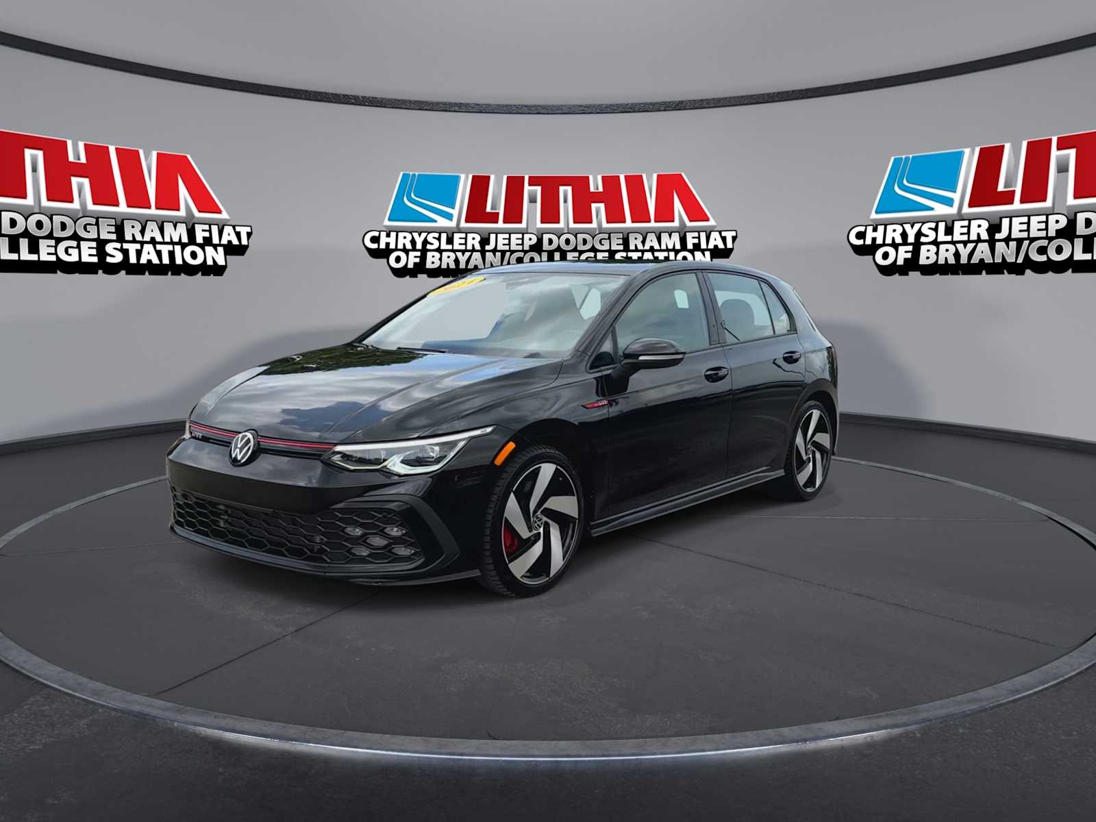 Thumbnail: 2024 Volkswagen Golf - 4