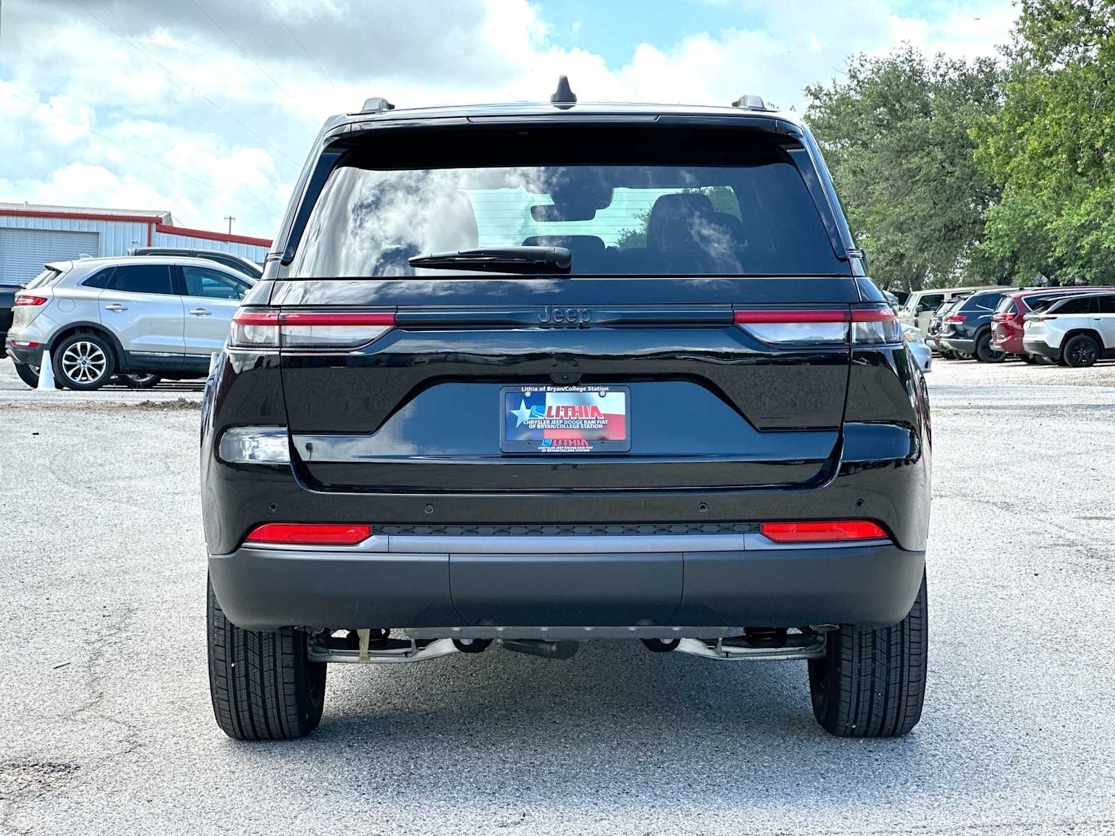 Thumbnail: 2026 Jeep Grand Cherokee - 14
