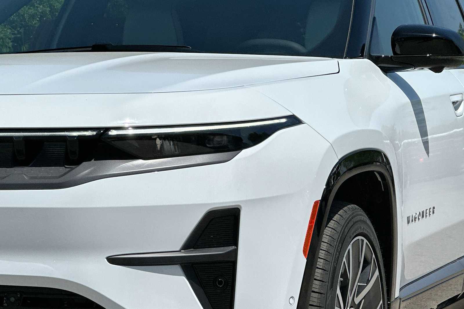 Thumbnail: 2025 Jeep Wagoneer S - 16