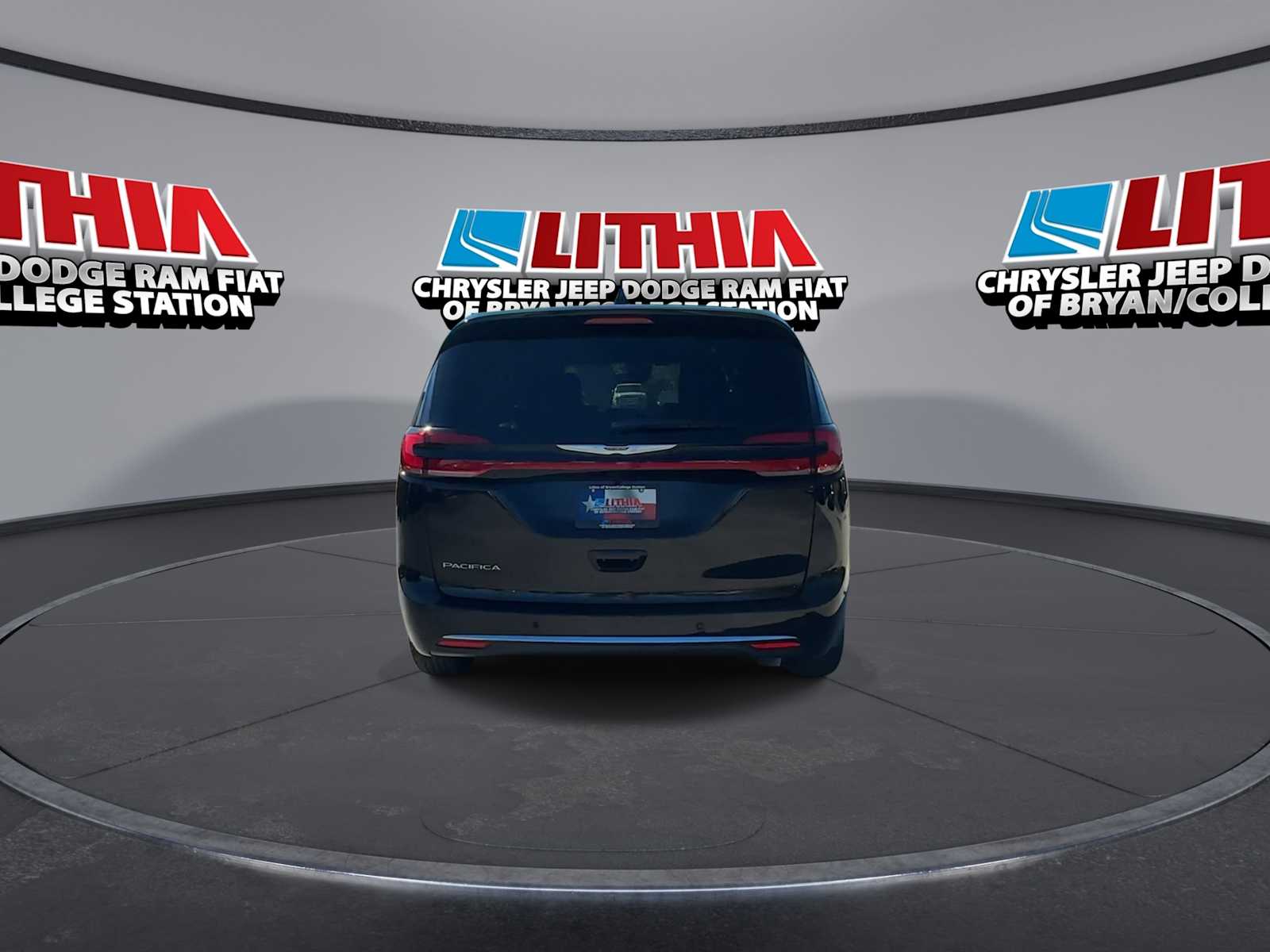 Thumbnail: 2026 Chrysler Pacifica - 7