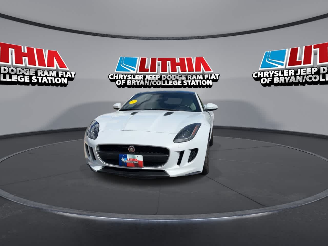 Thumbnail: 2017 Jaguar F-Type - 3