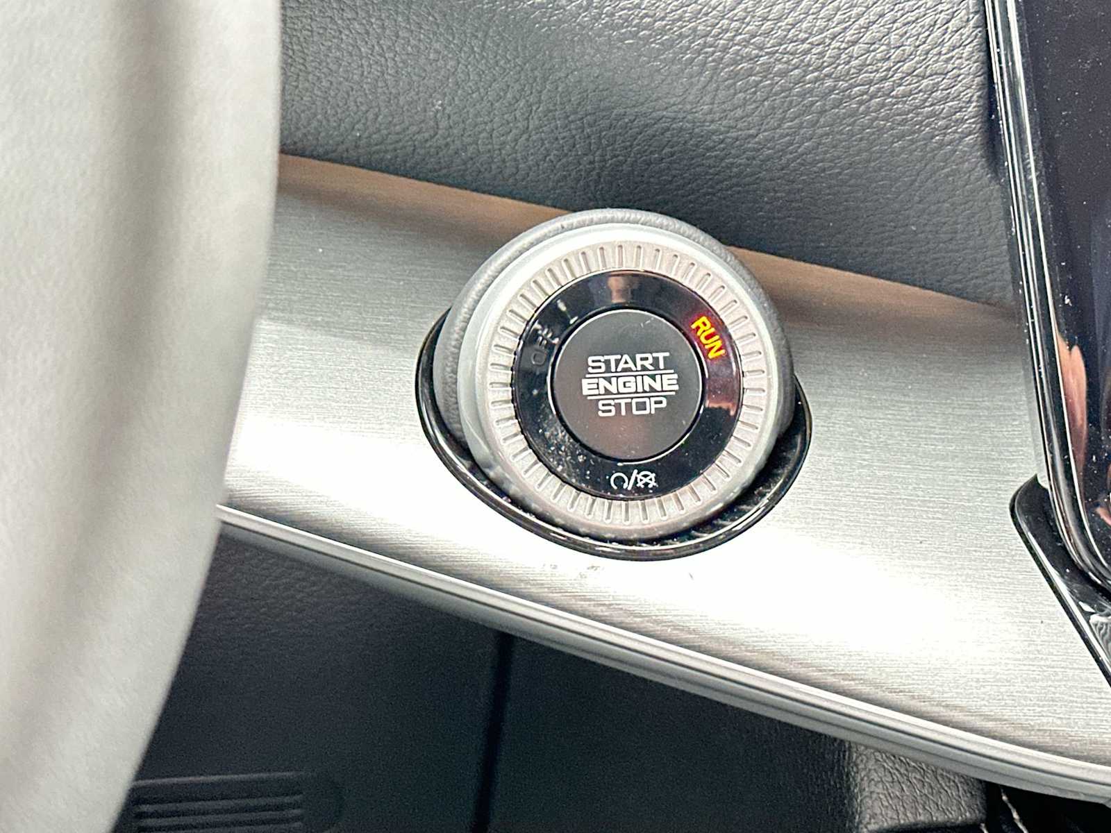 Thumbnail: 2026 Jeep Grand Wagoneer - 28