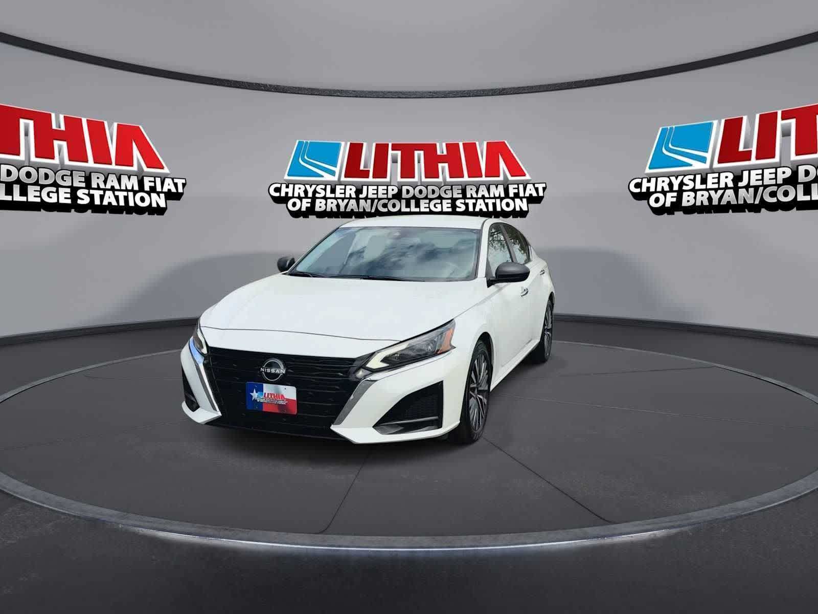 Thumbnail: 2024 Nissan Altima - 3