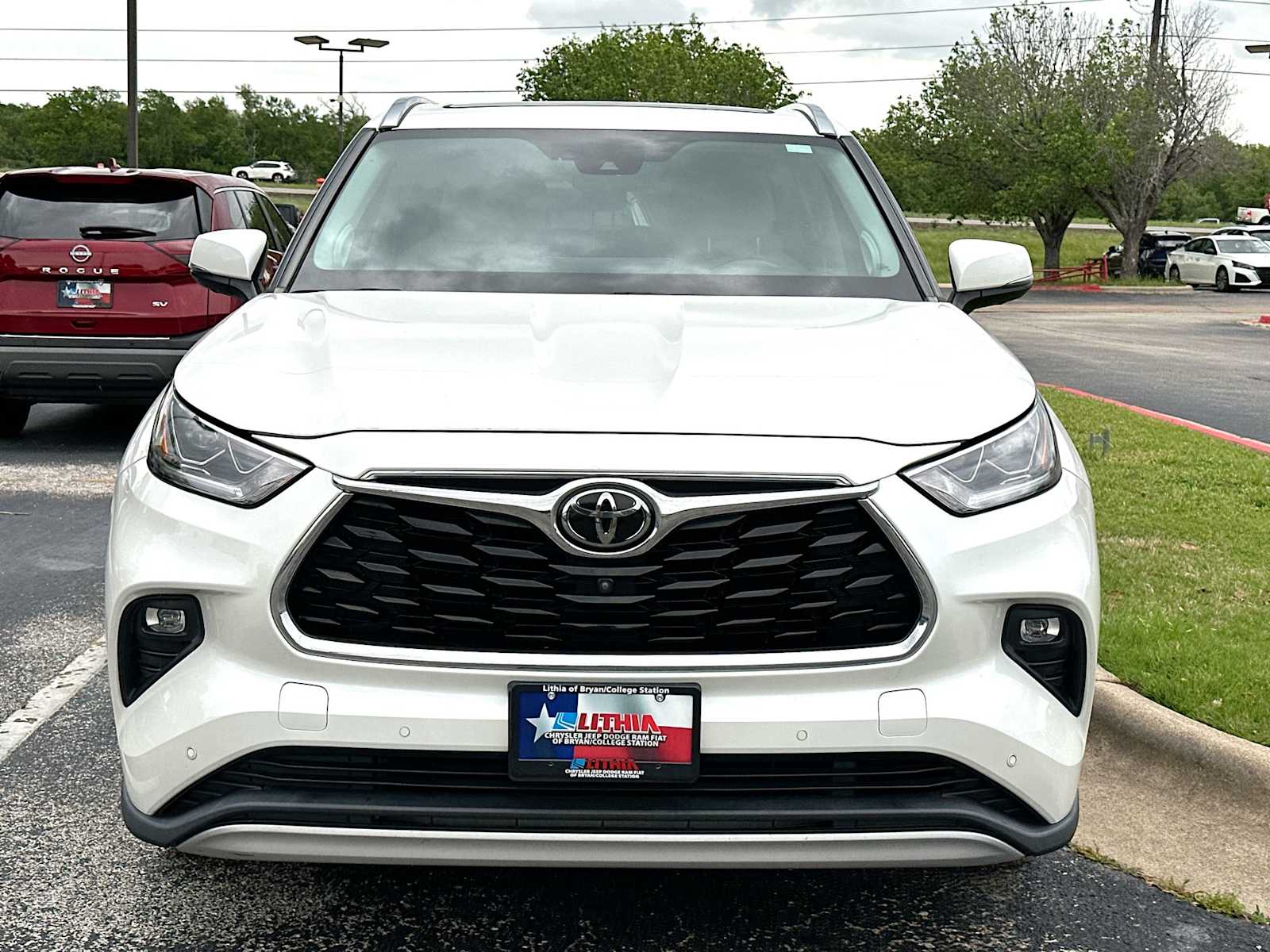 Thumbnail: 2020 Toyota Highlander - 2