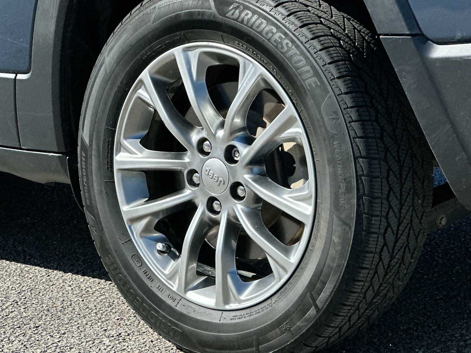 Thumbnail: 2021 Jeep Cherokee - 11