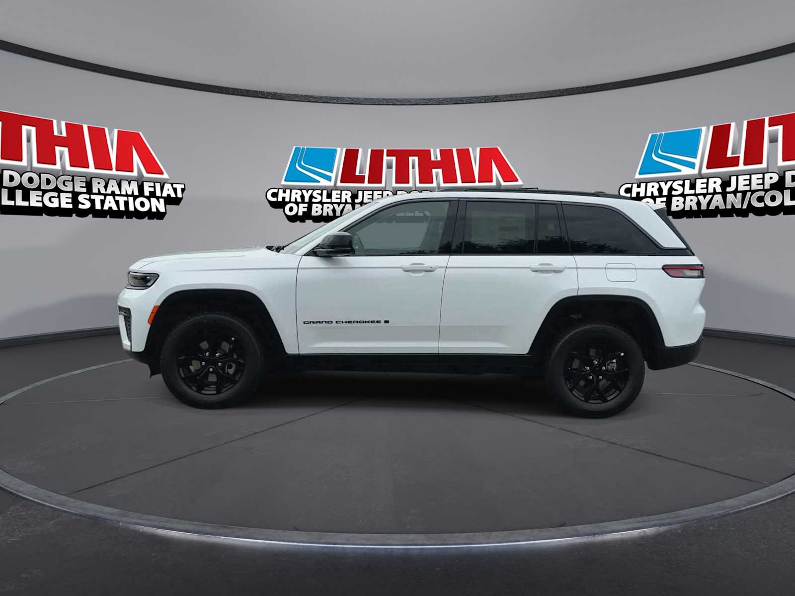 Thumbnail: 2026 Jeep Grand Cherokee - 5