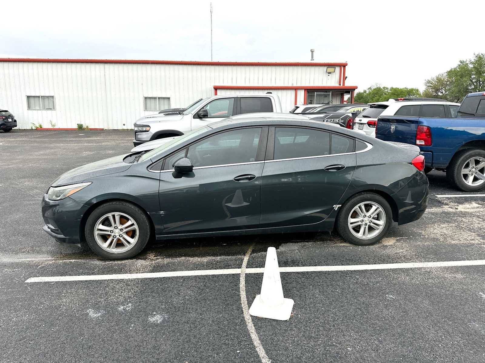 Thumbnail: 2017 Chevrolet Cruze - 7