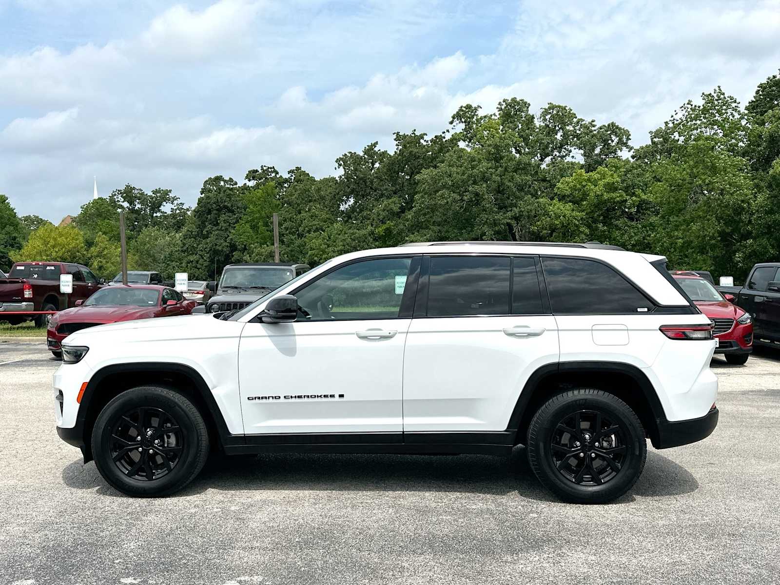 Thumbnail: 2024 Jeep Grand Cherokee - 12