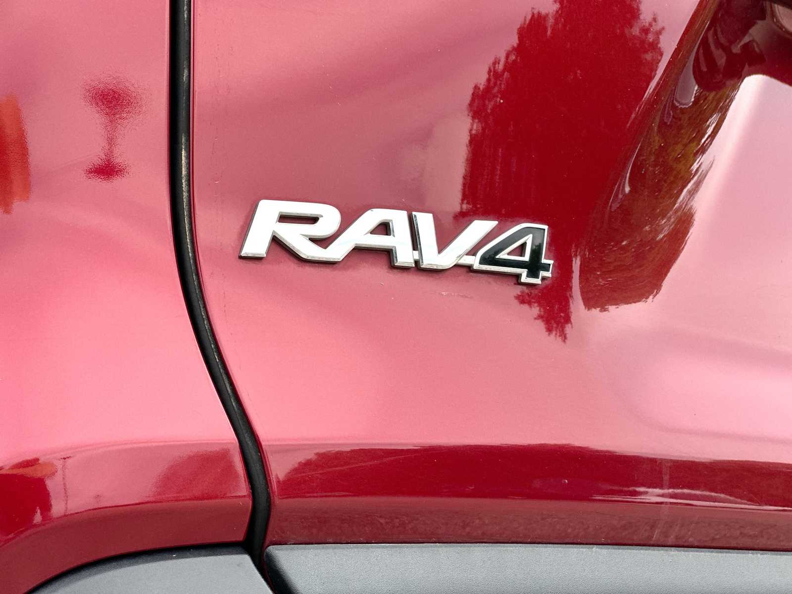 Thumbnail: 2020 Toyota RAV4 - 15