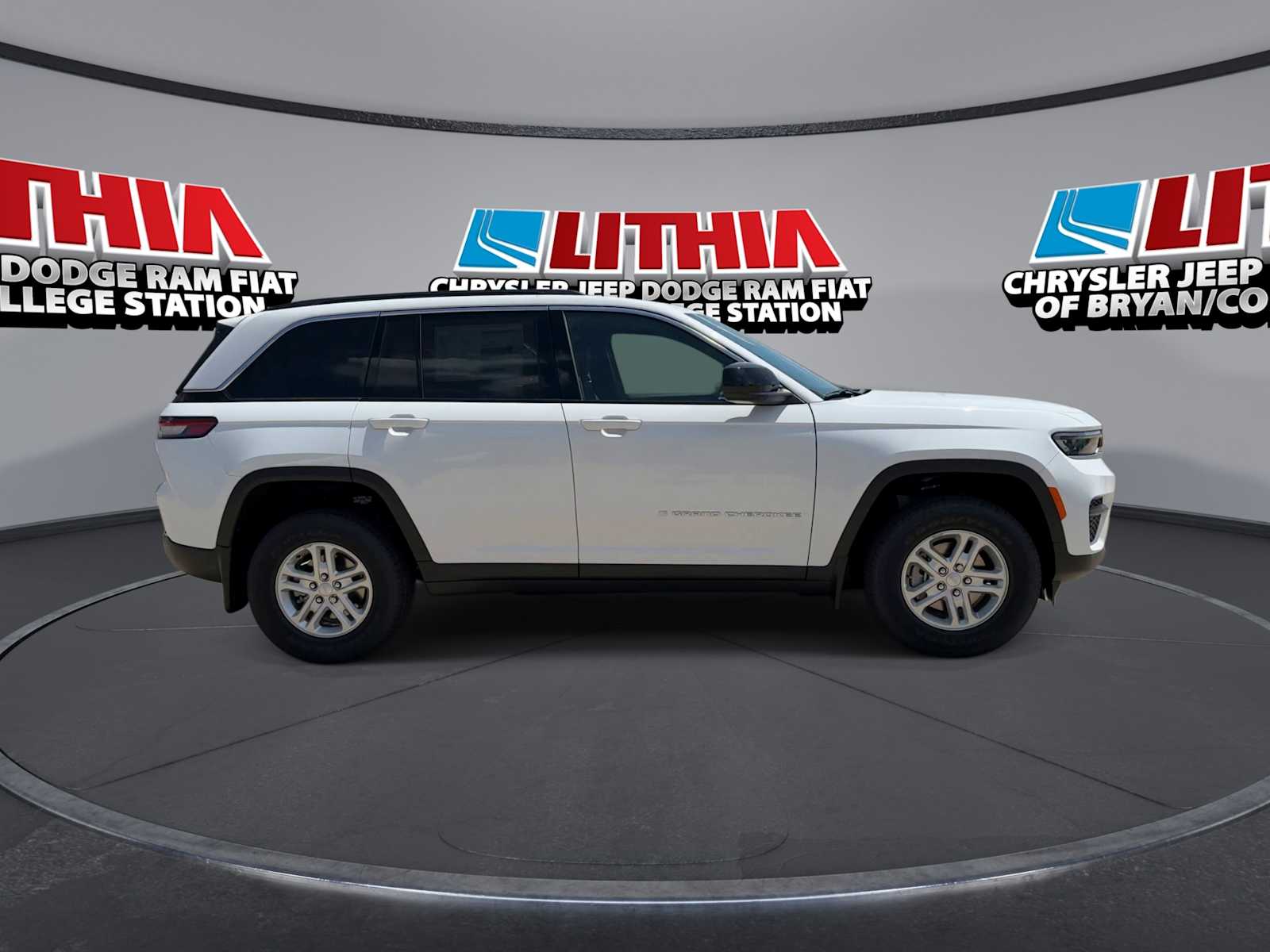 Thumbnail: 2025 Jeep Grand Cherokee - 9