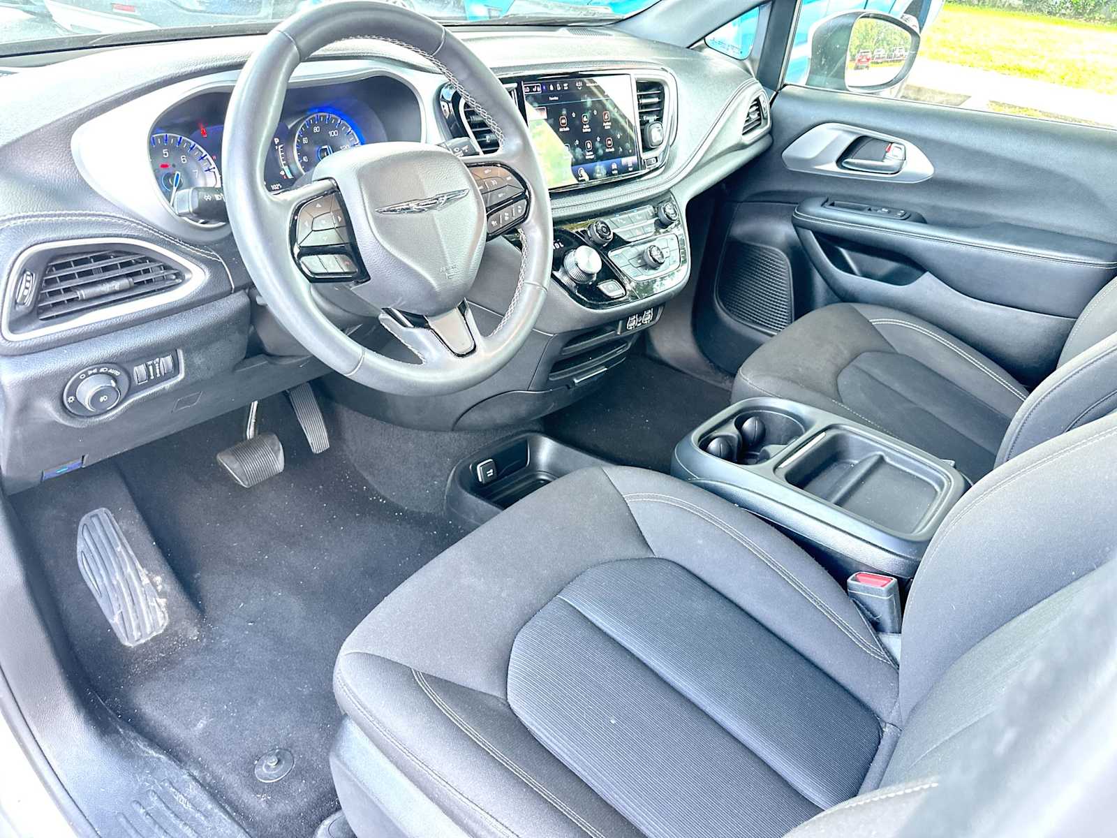Thumbnail: 2023 Chrysler Pacifica - 18