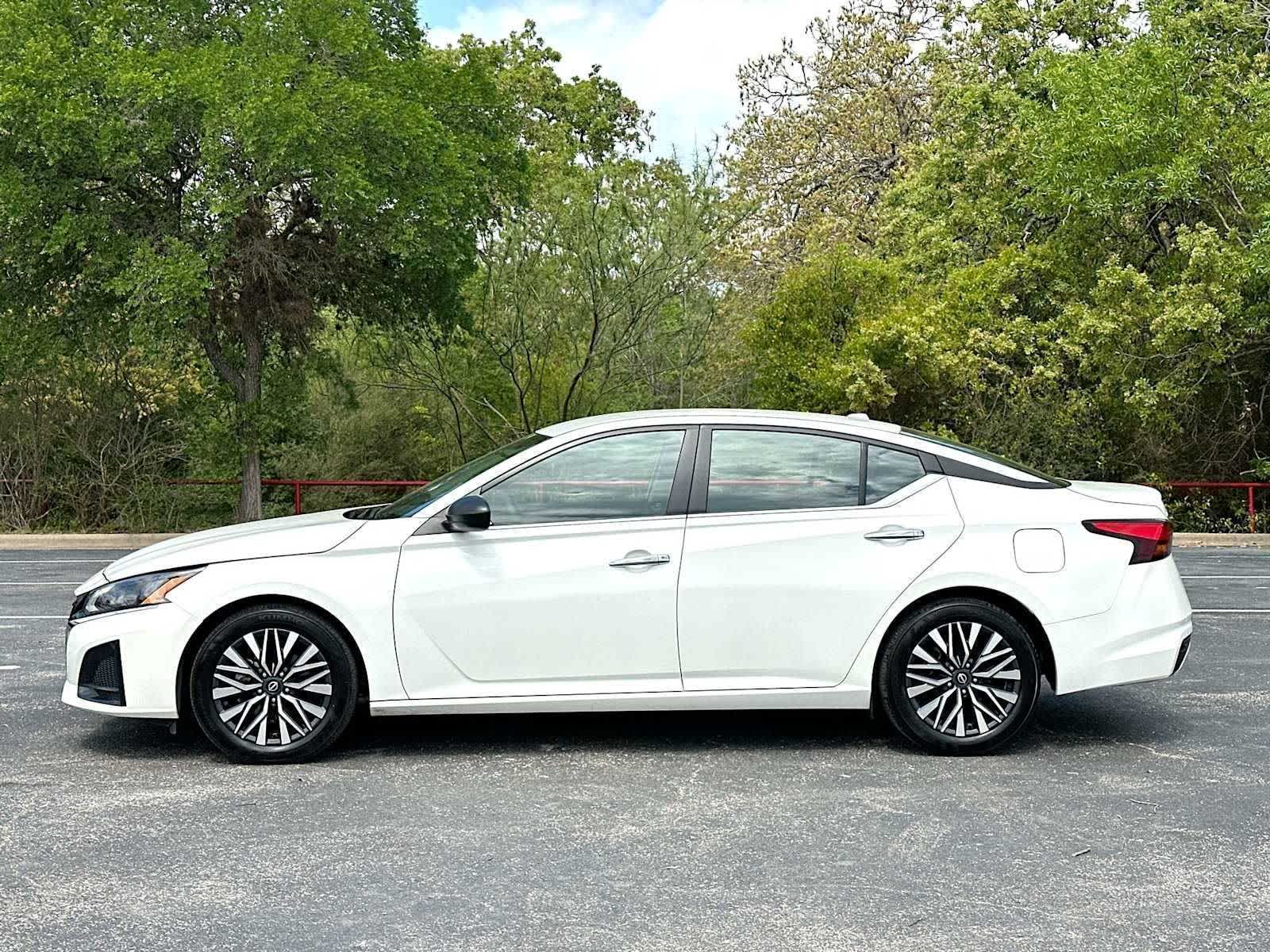 Thumbnail: 2024 Nissan Altima - 12