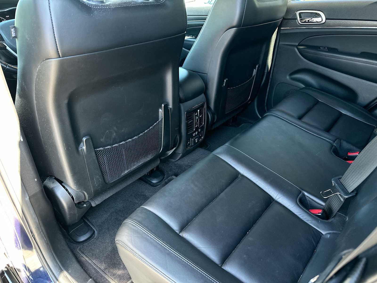 Thumbnail: 2018 Jeep Grand Cherokee - 24