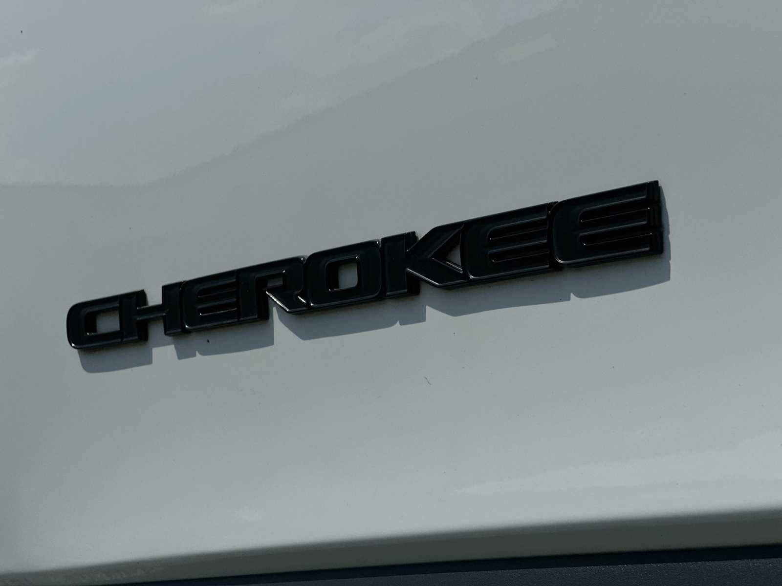 Thumbnail: 2023 Jeep Cherokee - 15