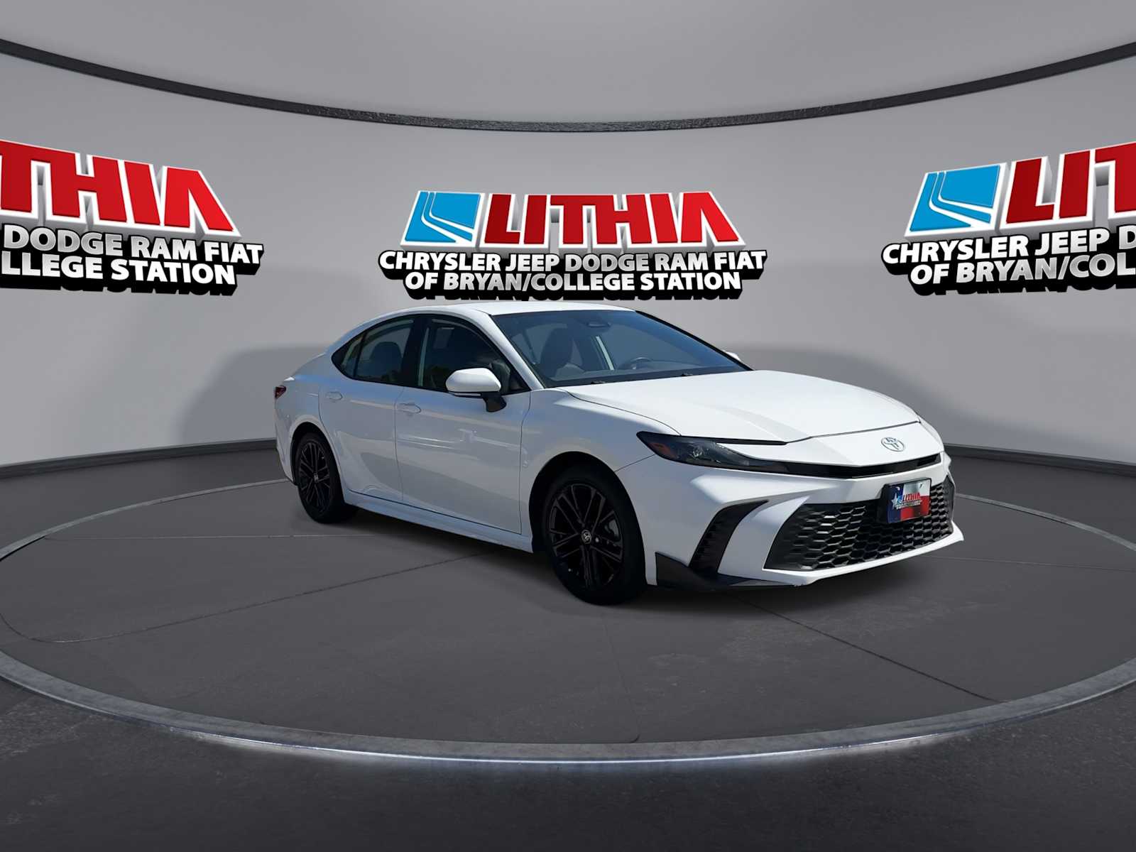 2025 Toyota Camry SE photo 2