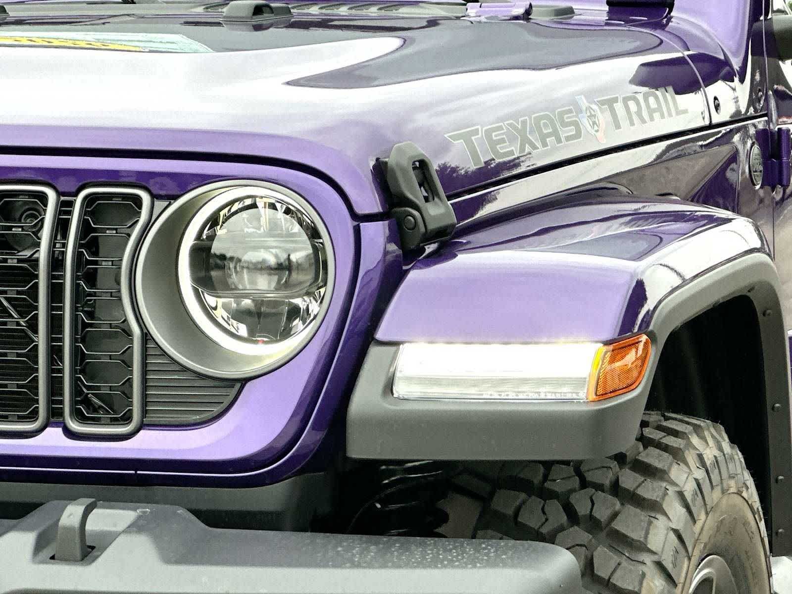Thumbnail: 2026 Jeep Gladiator - 16