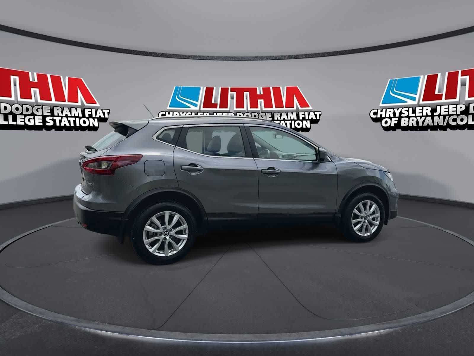 Thumbnail: 2022 Nissan Rogue Sport - 8