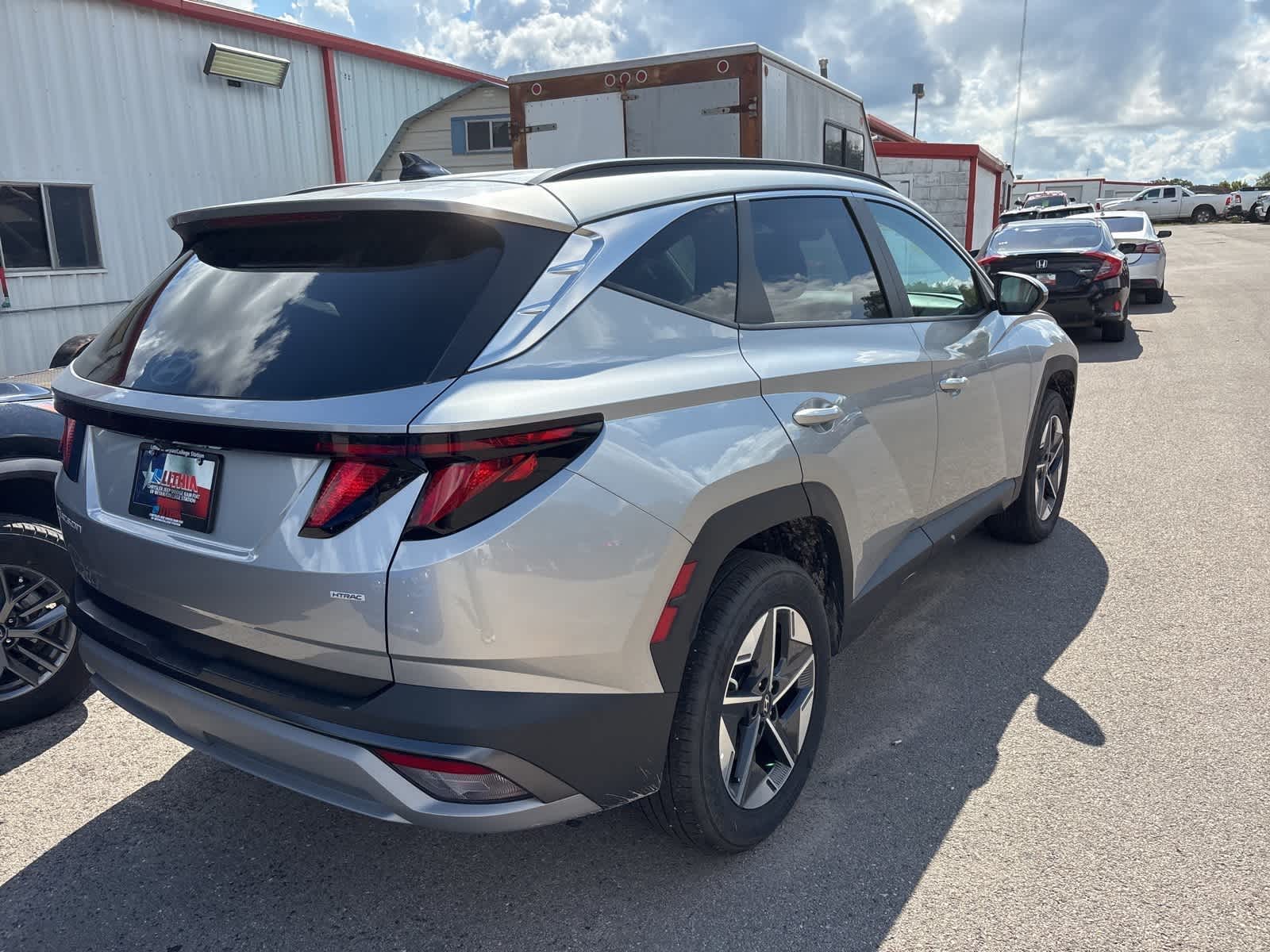 2025 Hyundai Tucson SEL photo 3