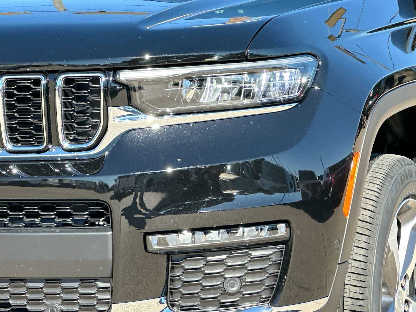 Thumbnail: 2025 Jeep Grand Cherokee - 16