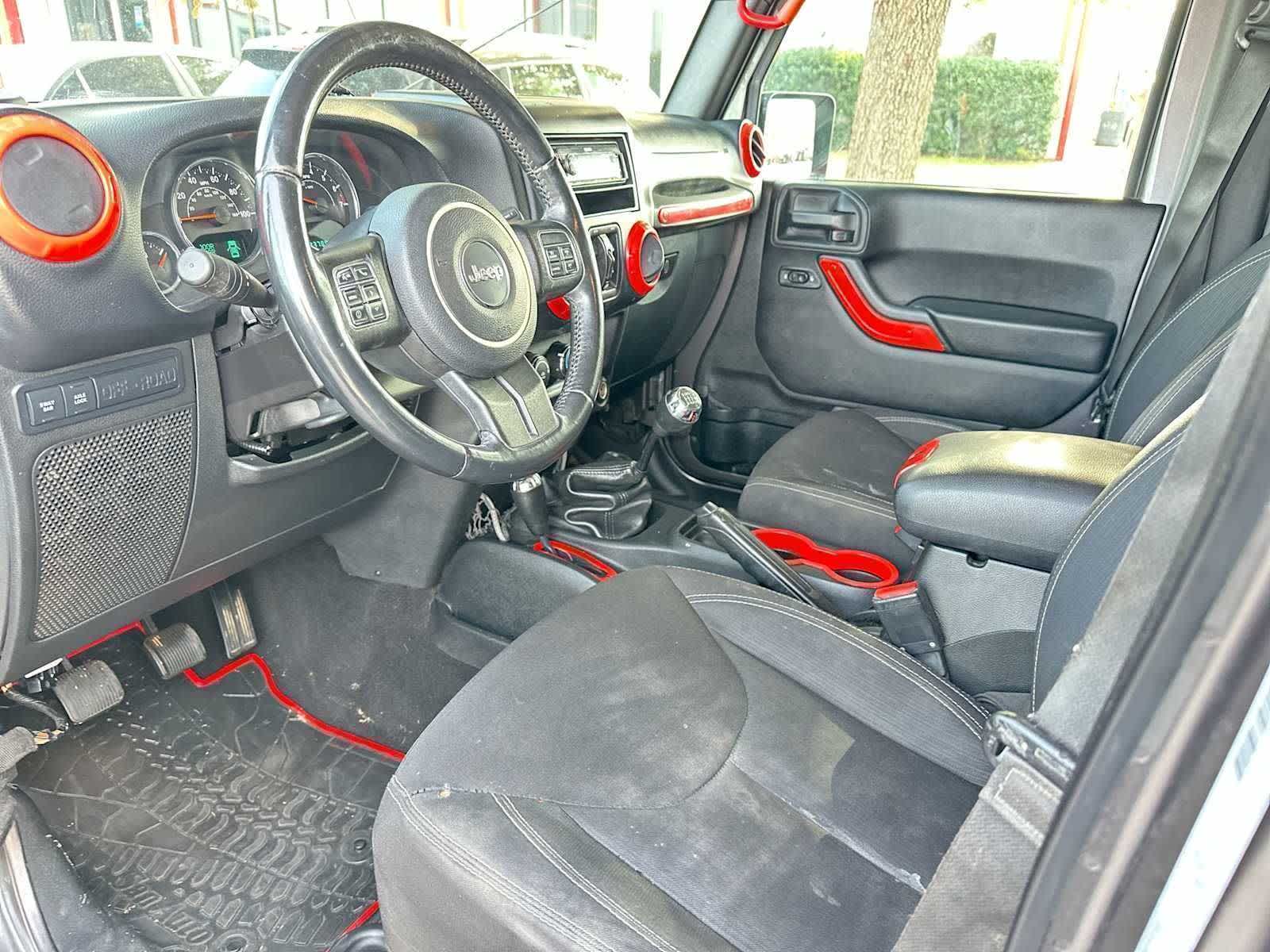 Thumbnail: 2016 Jeep Wrangler - 18