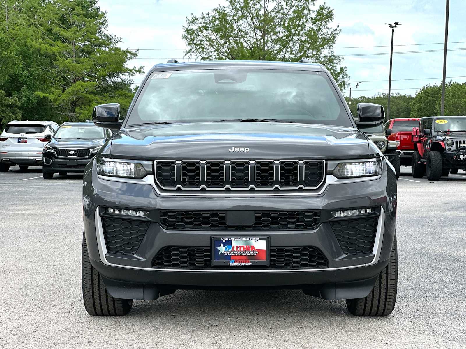 Thumbnail: 2026 Jeep Grand Cherokee - 10