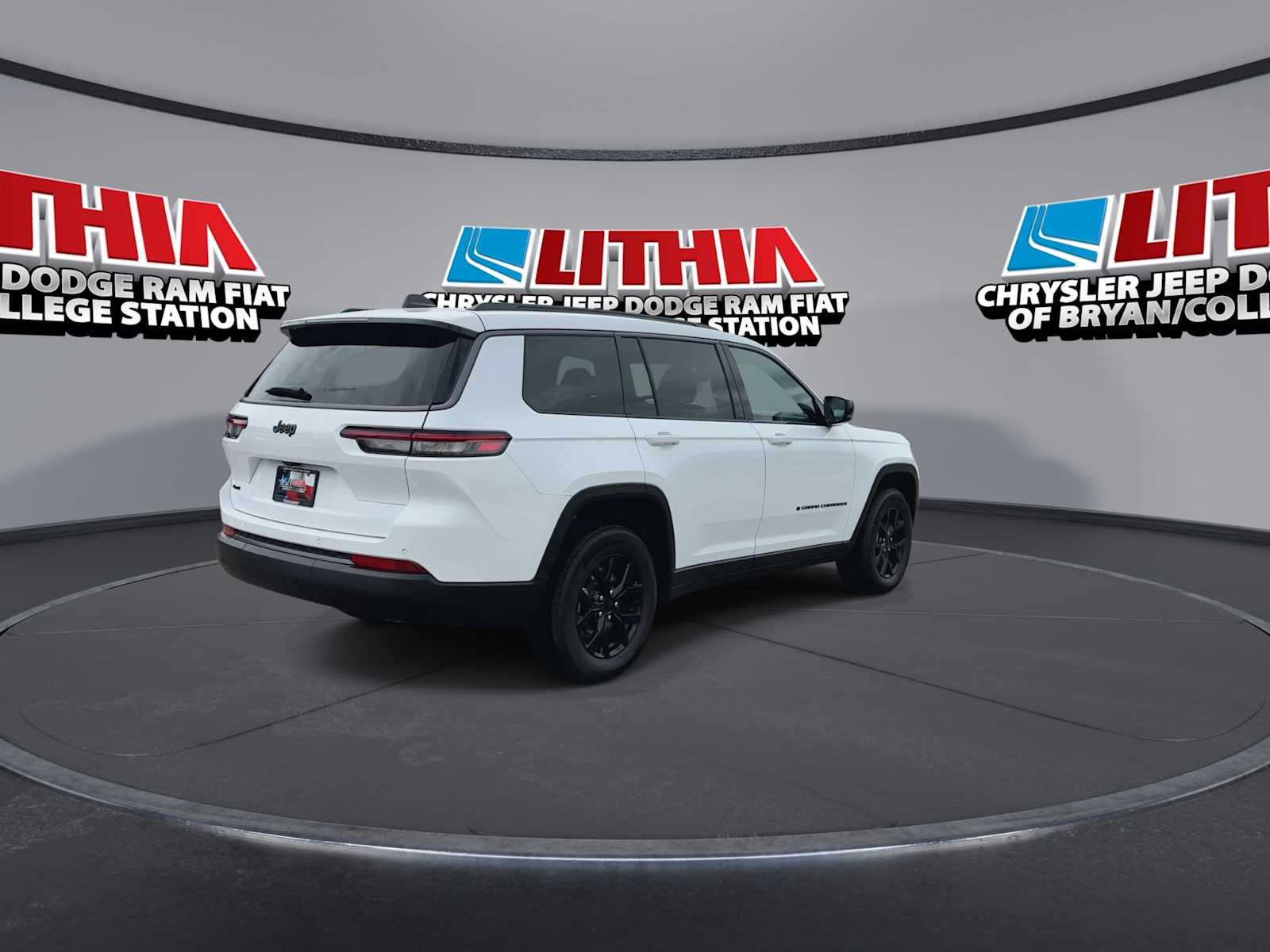 Thumbnail: 2026 Jeep Grand Cherokee - 8