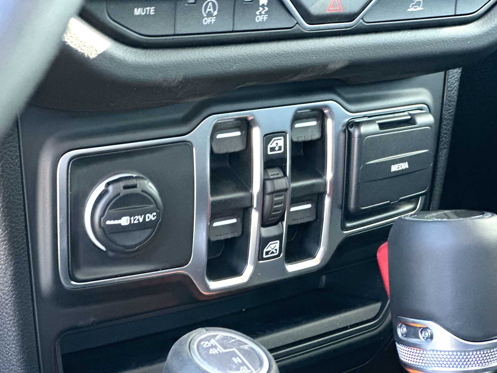 Thumbnail: 2026 Jeep Gladiator - 28