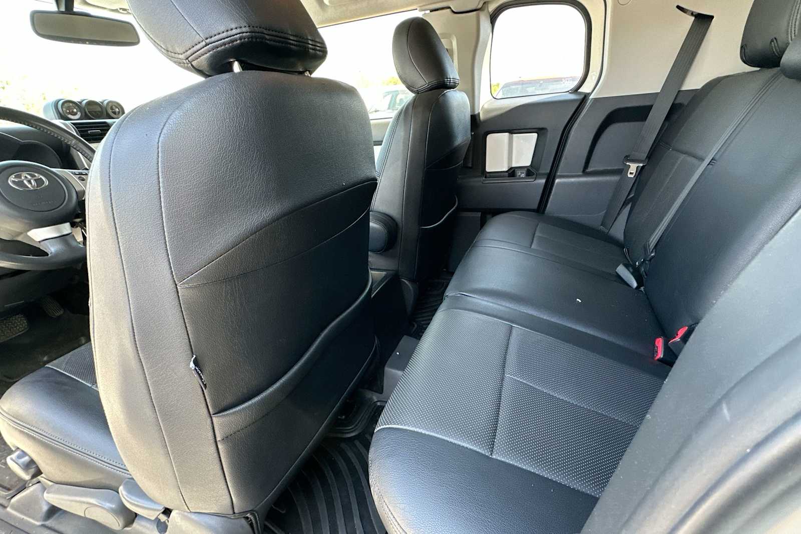 2013 Toyota FJ Cruiser Base 24