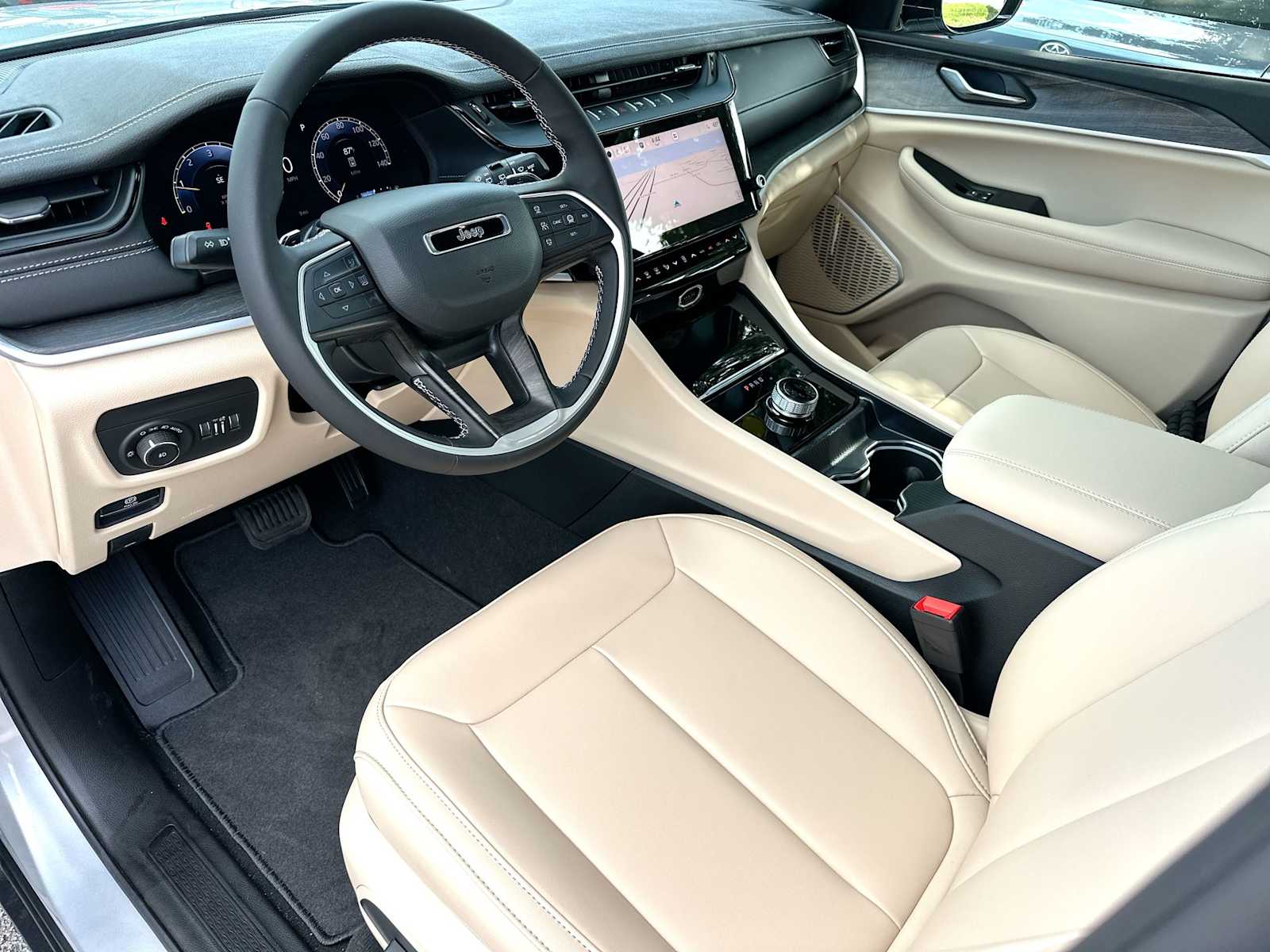 Thumbnail: 2026 Jeep Grand Cherokee - 18