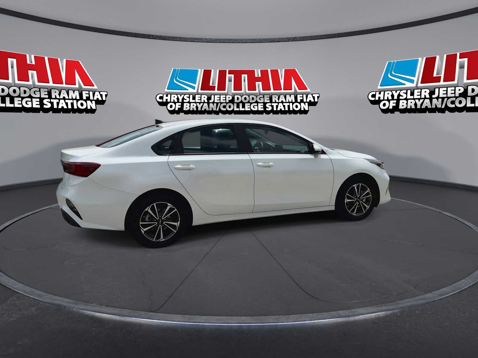 Thumbnail: 2024 Kia Forte - 8