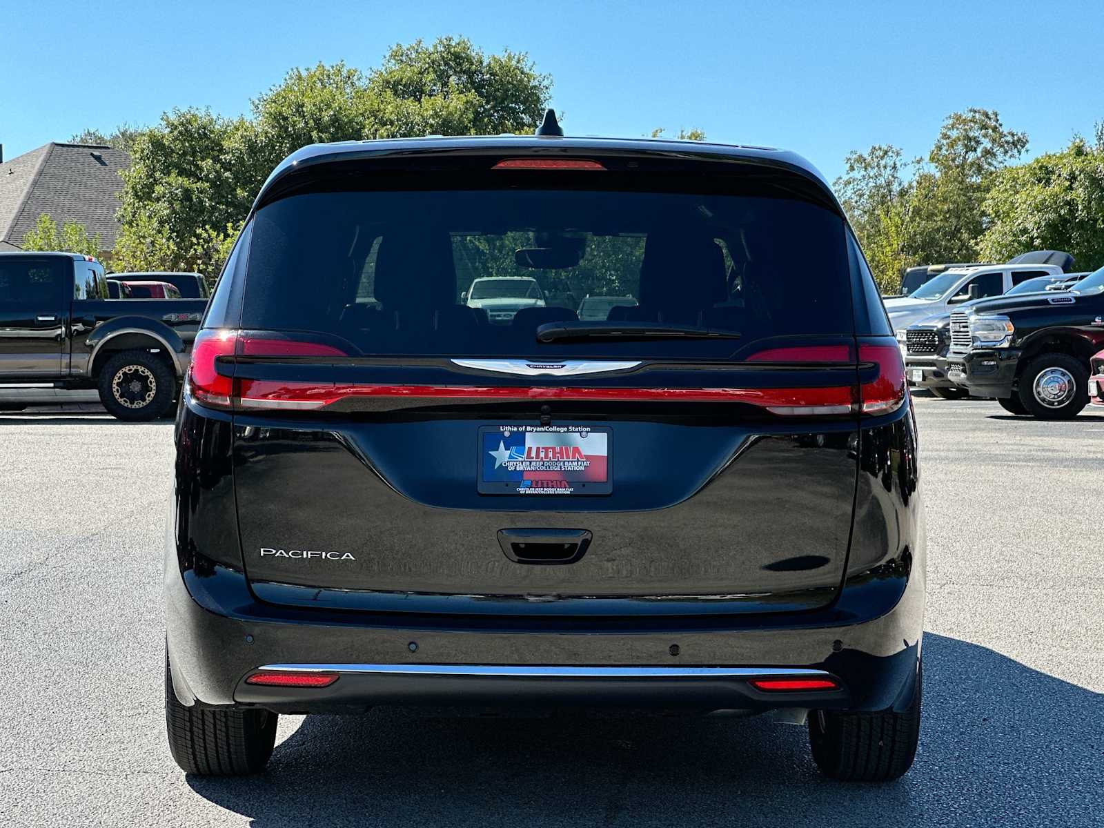 Thumbnail: 2026 Chrysler Pacifica - 14