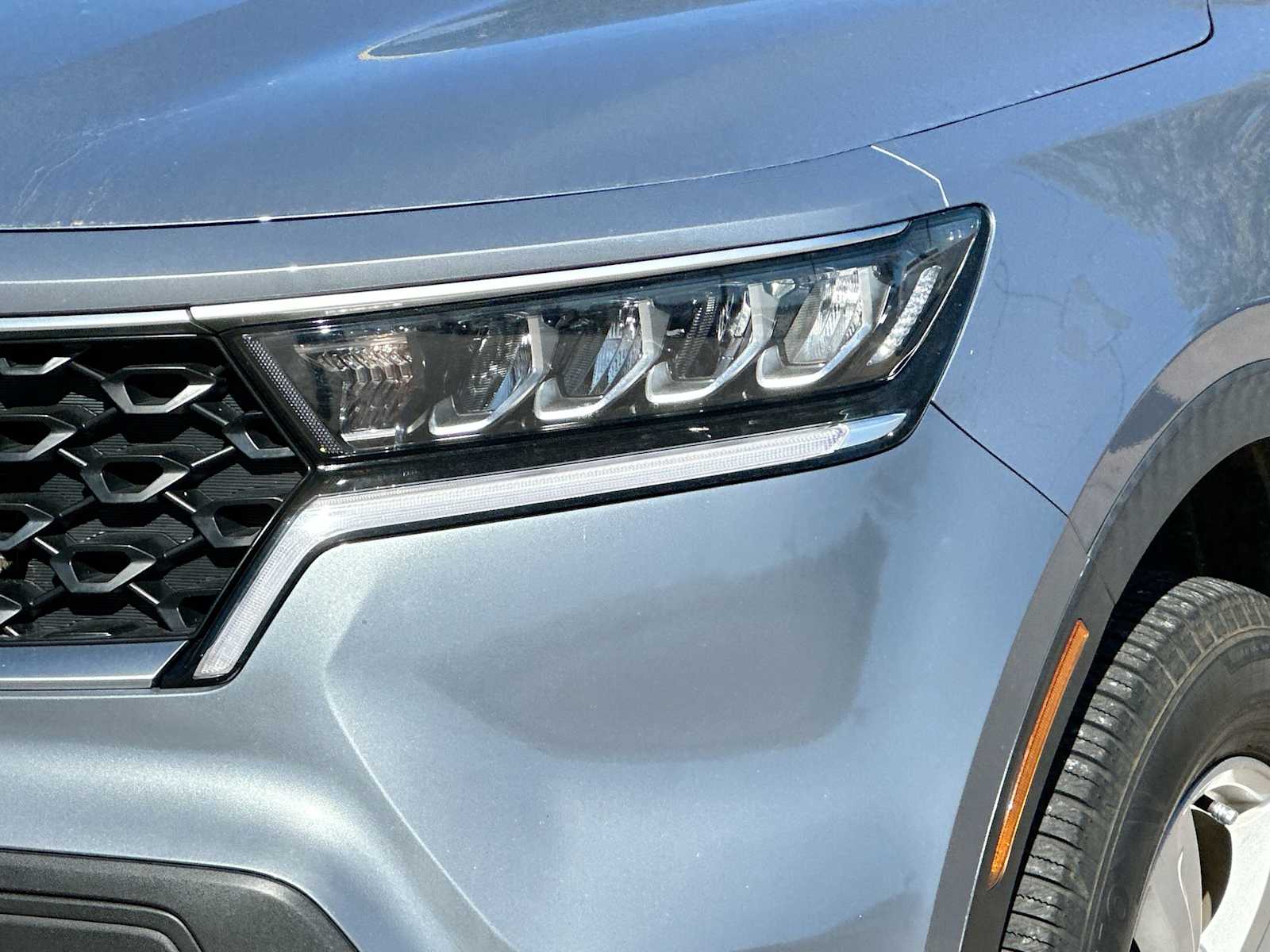 Thumbnail: 2023 Kia Sorento - 16
