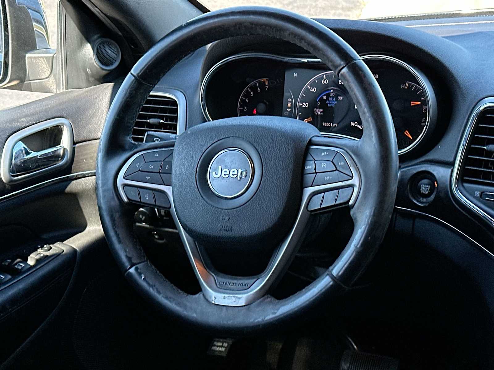 Thumbnail: 2018 Jeep Grand Cherokee - 27