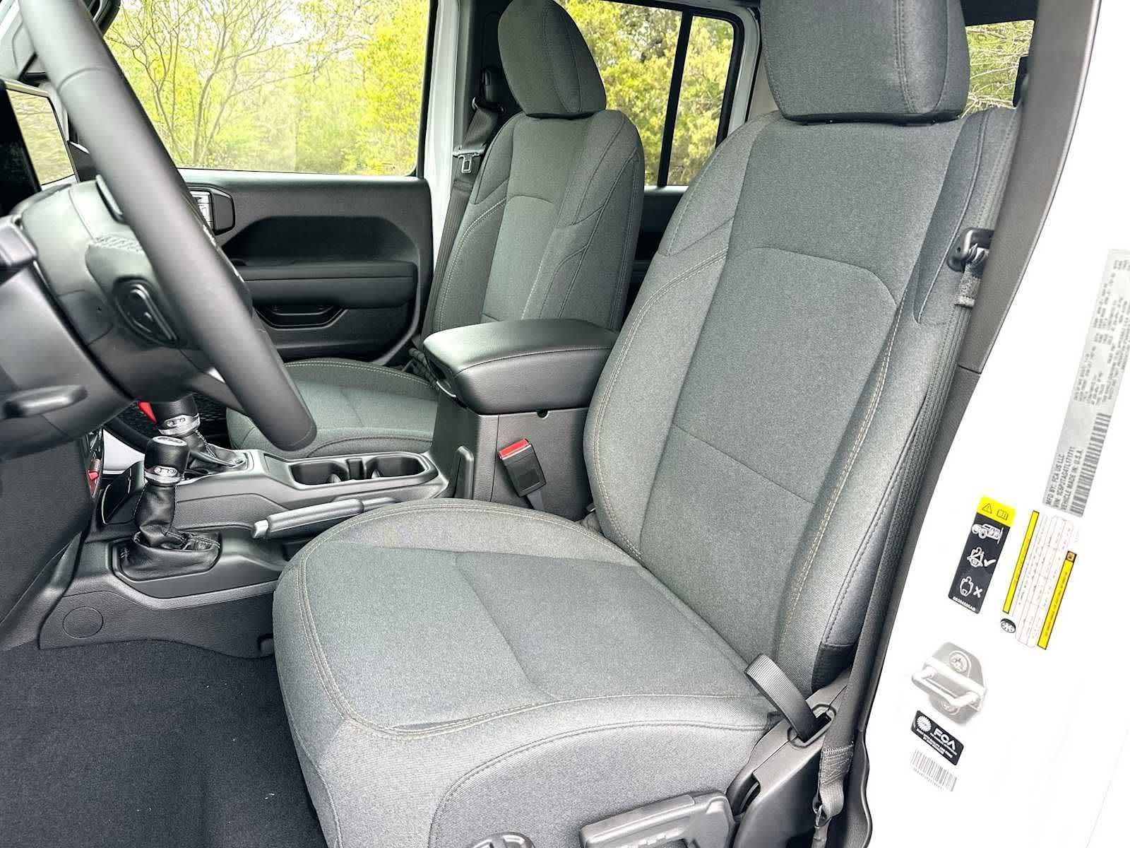 Thumbnail: 2026 Jeep Gladiator - 17