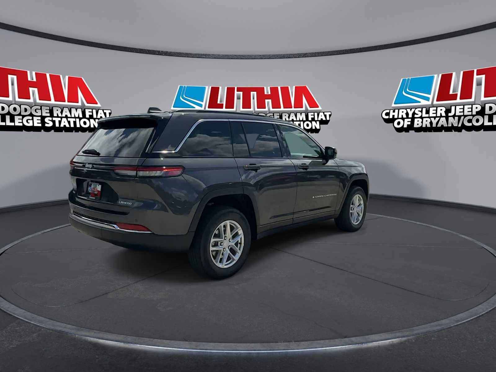 Thumbnail: 2026 Jeep Grand Cherokee - 8