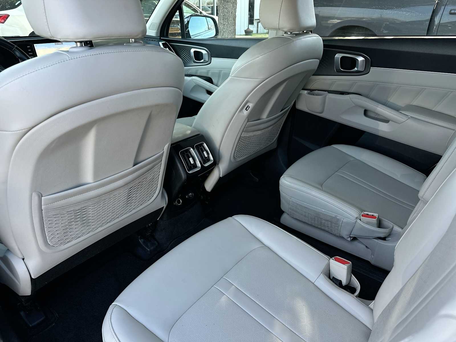 Thumbnail: 2022 Kia Sorento - 24