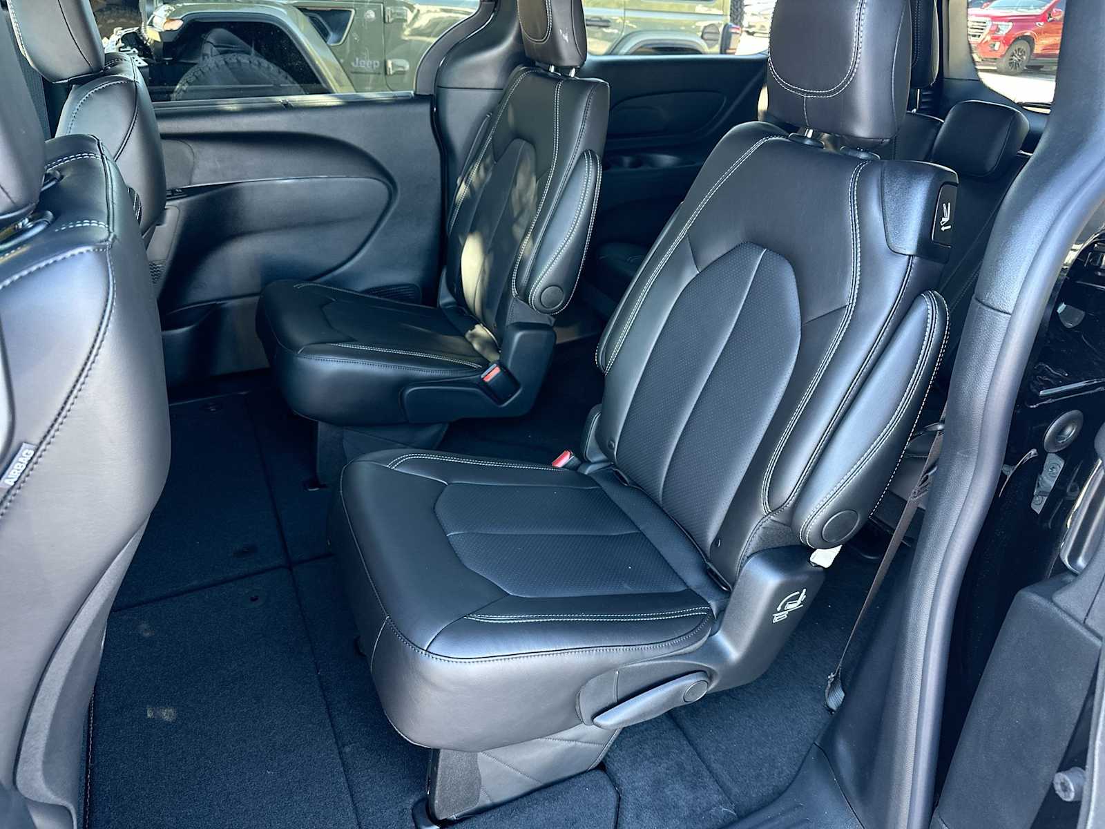 Thumbnail: 2026 Chrysler Pacifica - 23