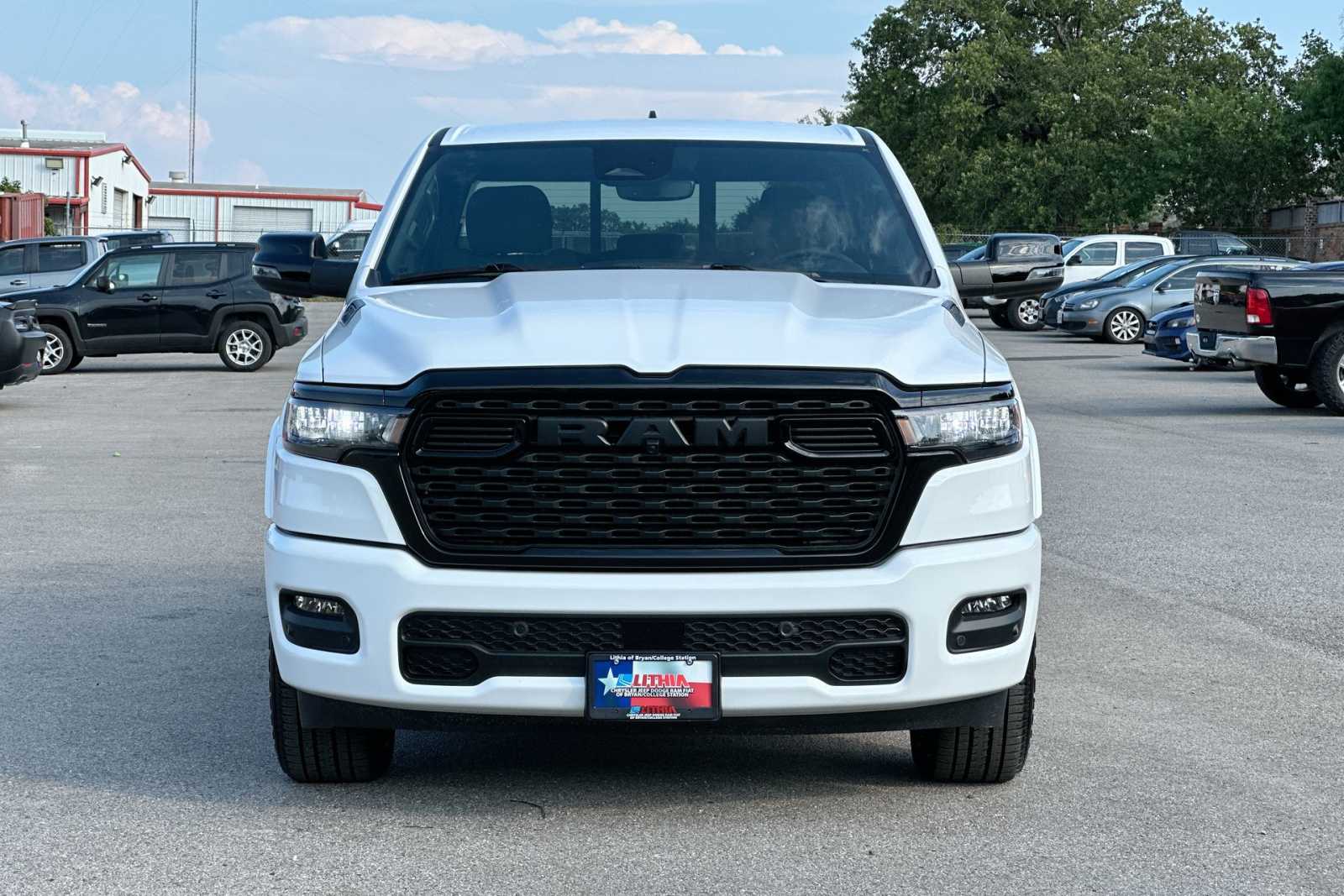 Thumbnail: 2025 RAM 1500 - 10