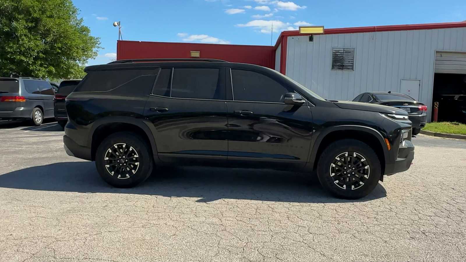 Thumbnail: 2025 Chevrolet Traverse - 9