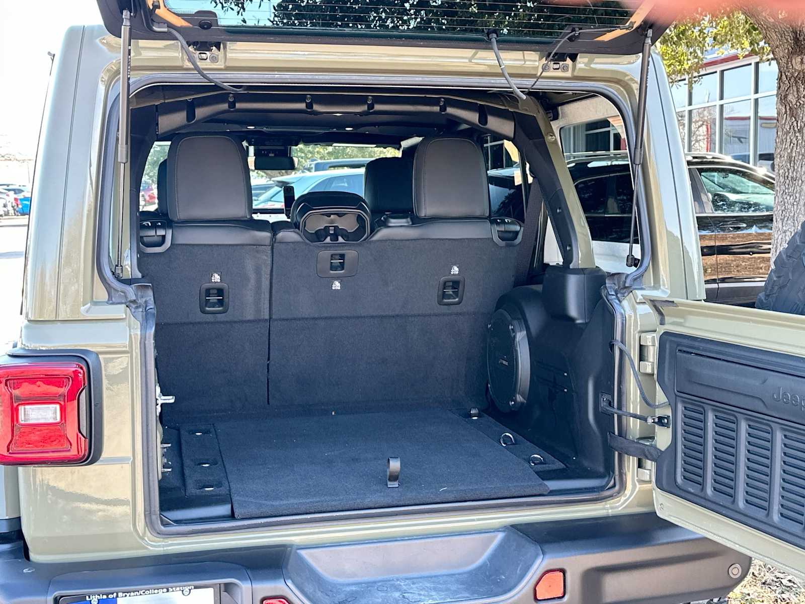 Thumbnail: 2025 Jeep Wrangler - 28