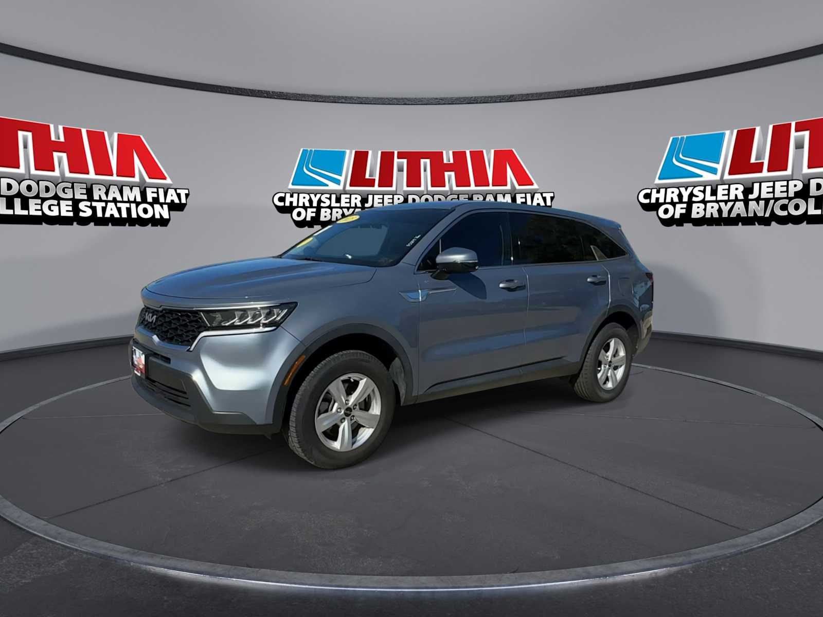 Thumbnail: 2023 Kia Sorento - 4