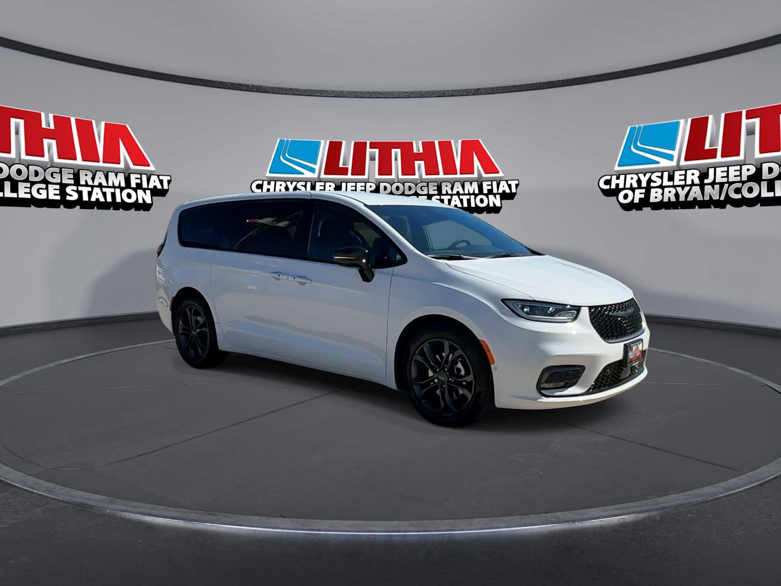 Thumbnail: 2026 Chrysler Pacifica - 2