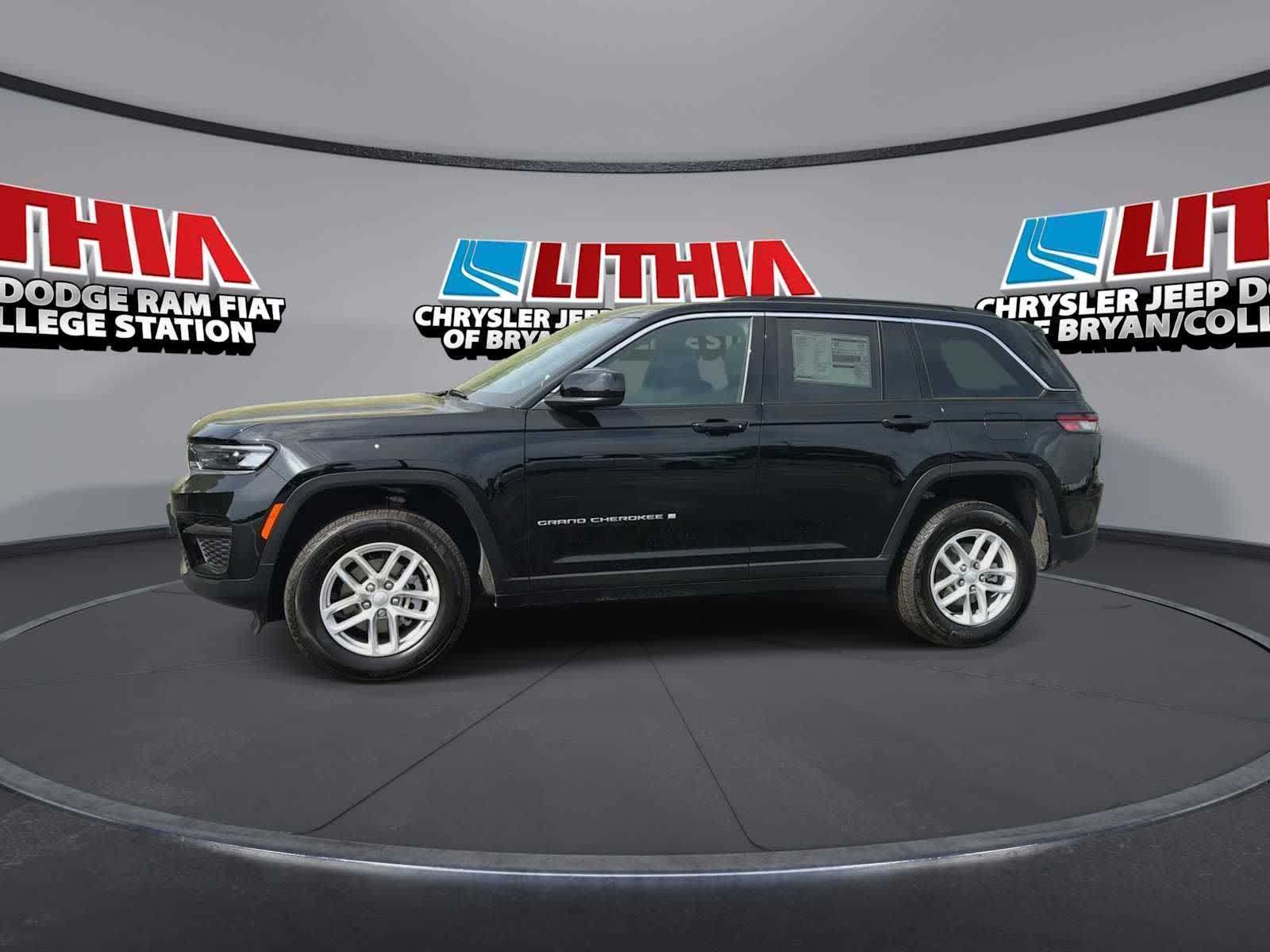 Thumbnail: 2026 Jeep Grand Cherokee - 4