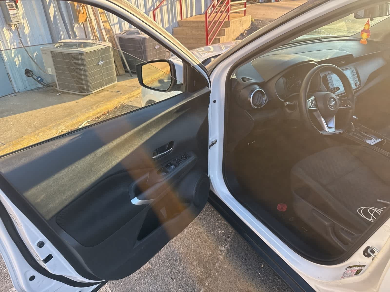 2021 Nissan Kicks SV photo 3