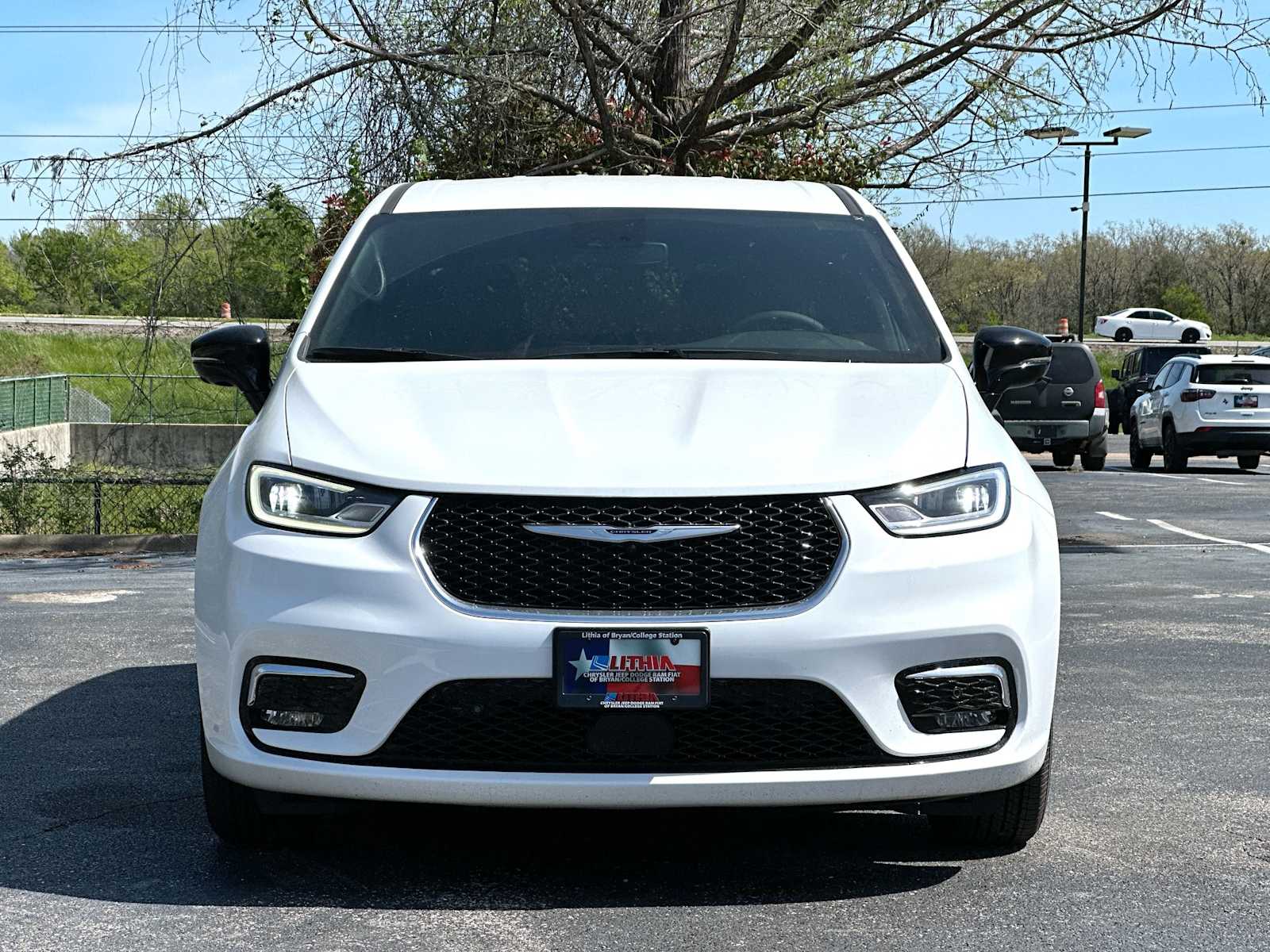 Thumbnail: 2026 Chrysler Pacifica - 10