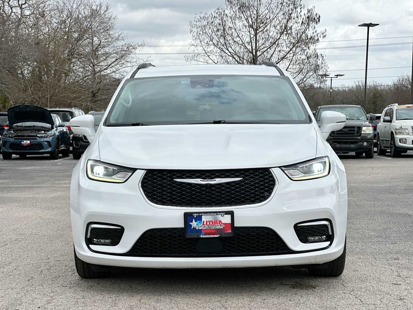 Thumbnail: 2022 Chrysler Pacifica - 10