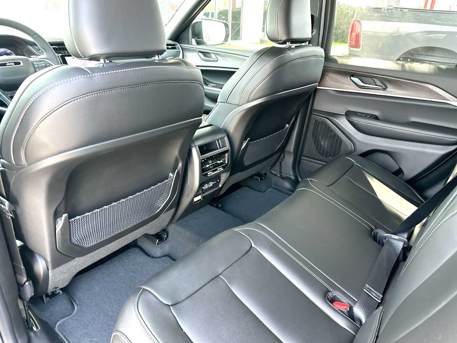 Thumbnail: 2025 Jeep Grand Cherokee - 24